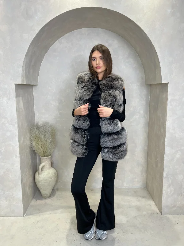 Lounge JacketsTwo Tone Luxury Fur 6 Row Gilet